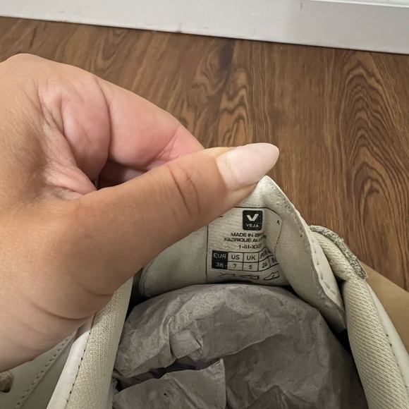 VEJA White Esplar Metallic Trim Sneakers Size 7 US $150 - Picture 9 of 9